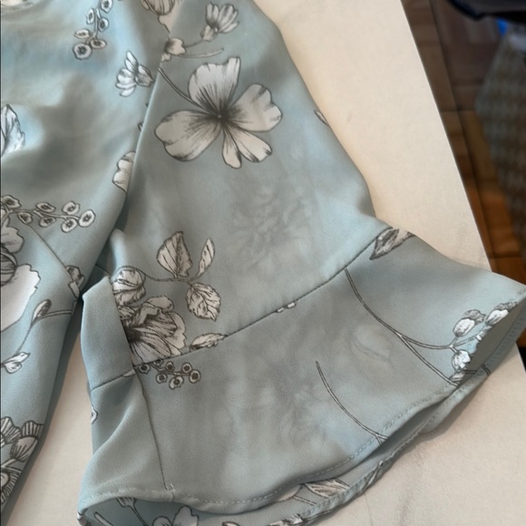 Express Light Green Embroidered Flutter Sleeve Blouse - Picture 6 of 7